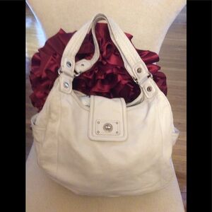 Yes! A white Marc Jacobs bag